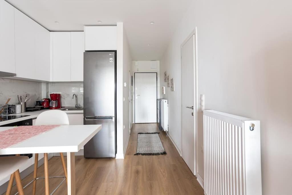 Red Velvet Apt Near City Centre Thessaloniki Exterior photo
