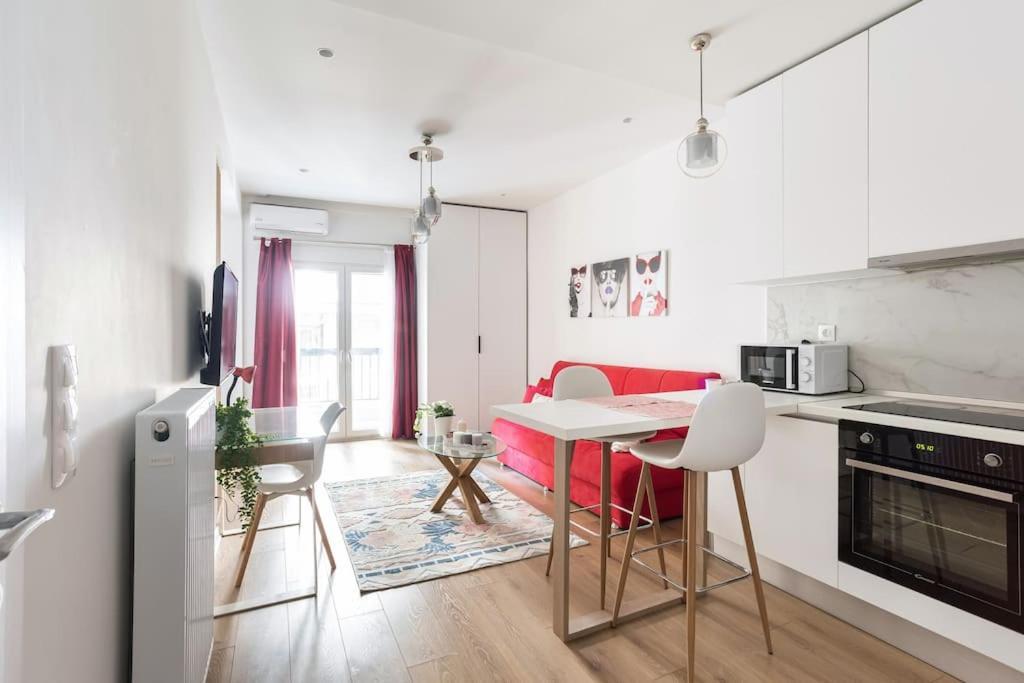 Red Velvet Apt Near City Centre Thessaloniki Exterior photo